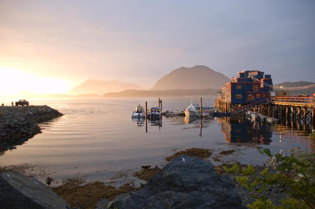 Whalers Guesthouse Tofino Bagian luar foto