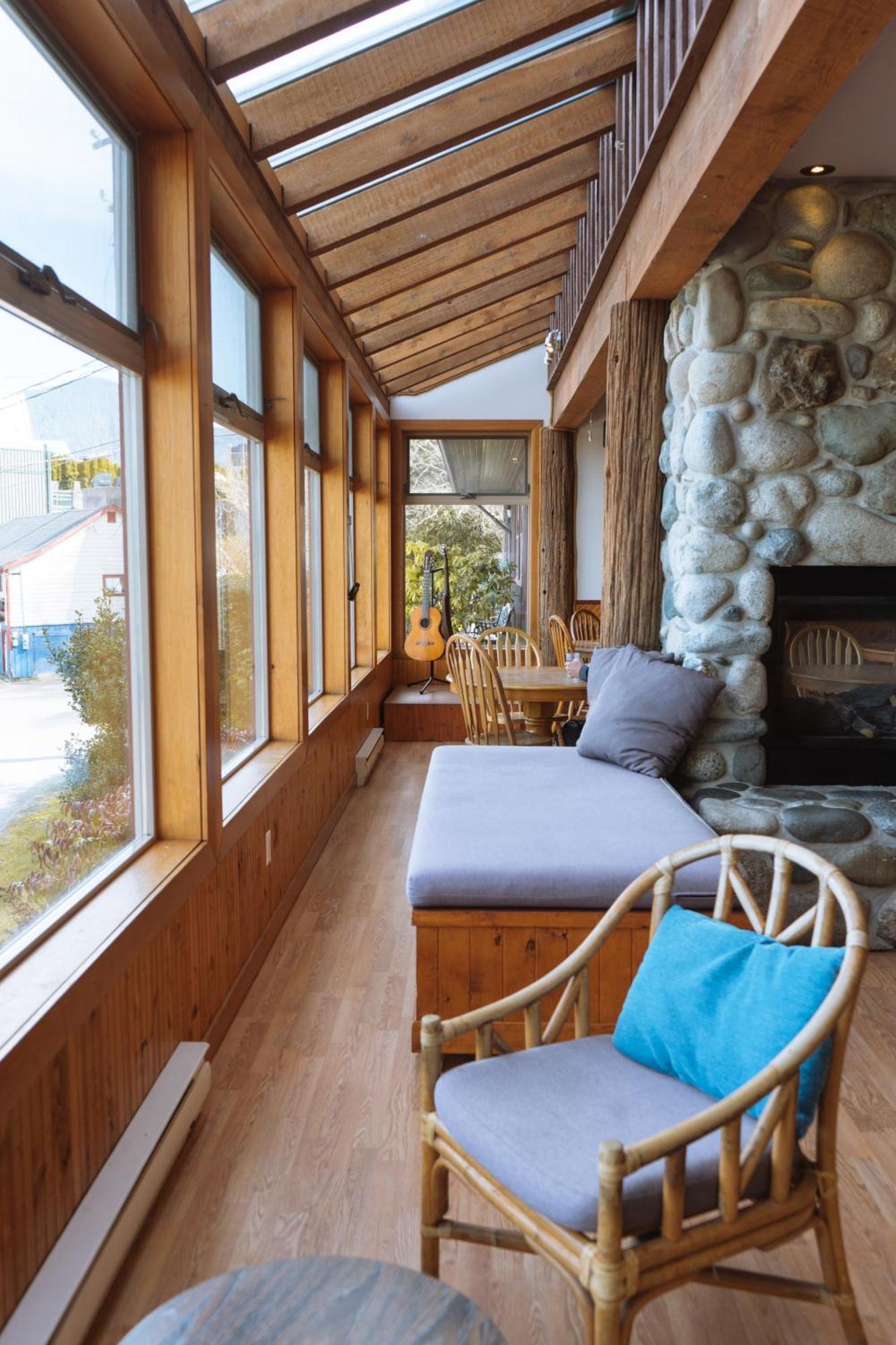 Whalers Guesthouse Tofino Bagian luar foto