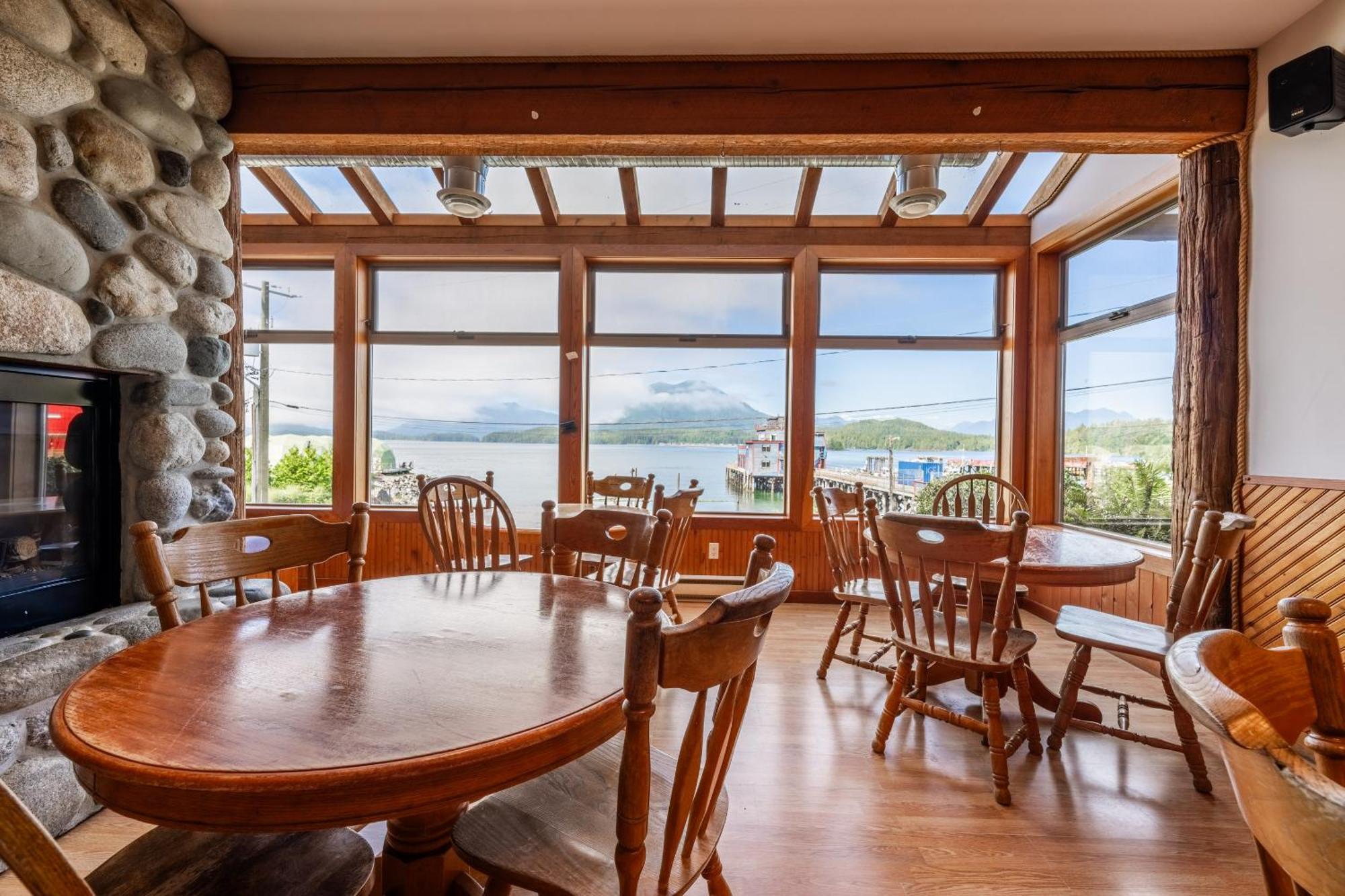 Whalers Guesthouse Tofino Bagian luar foto